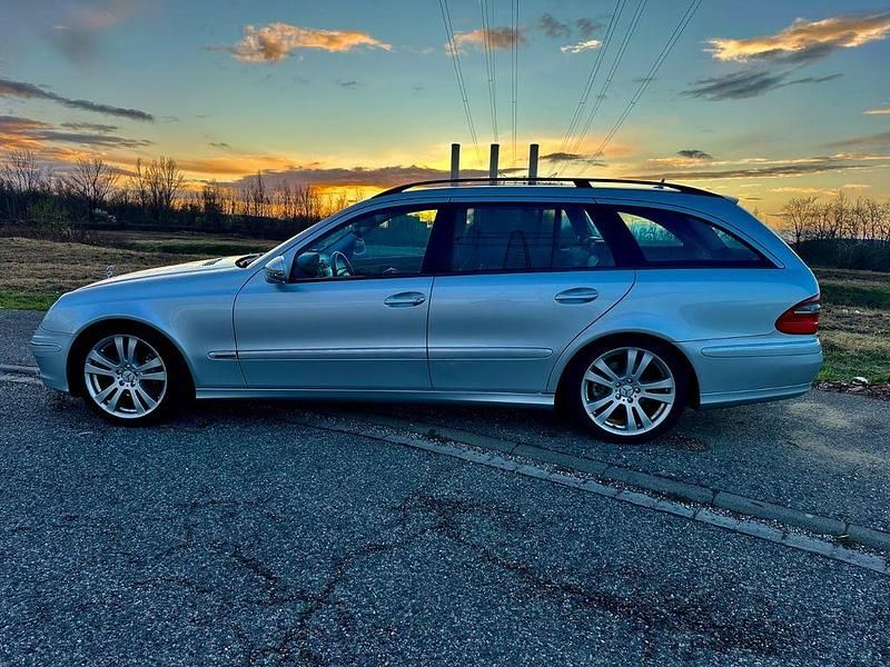 Gebraucht Mercedes E320 Avantgarde 224 PS (164 kW) 2006 Silber Limousine