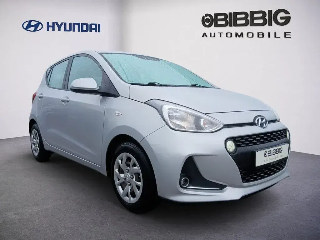 Gebraucht Hyundai i10 Select 67 PS (49 kW) 2019 Silber Kleinwagen