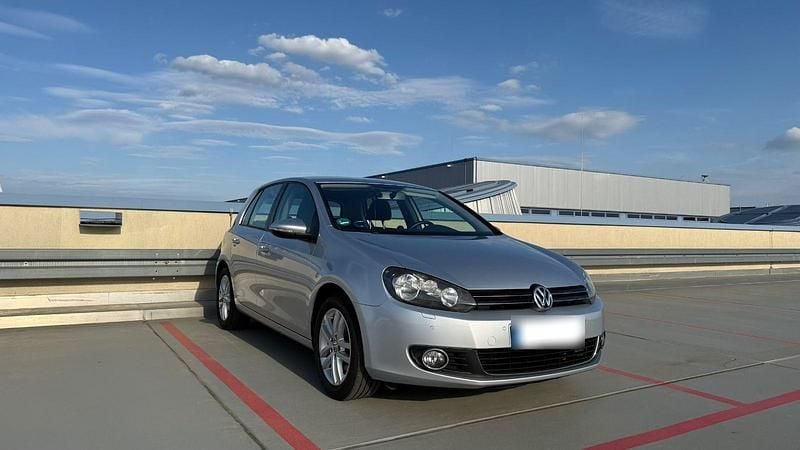Gebraucht VW Golf VI Highline 122 PS (89 kW) 2011 Silber Kleinwagen