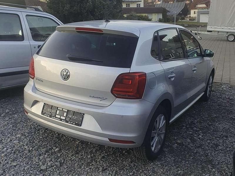 Gebraucht VW Polo Comfortline 75 PS (55 kW) 2015 Reflexsilber metallic Kleinwagen