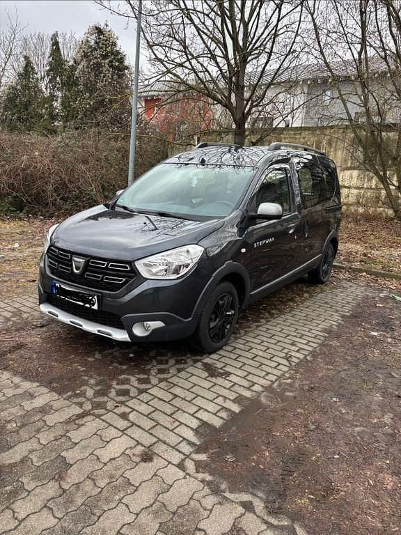 Gebraucht Dacia Dokker Celebration 116 PS (85 kW) 2019 Grau Van / Kleinbus