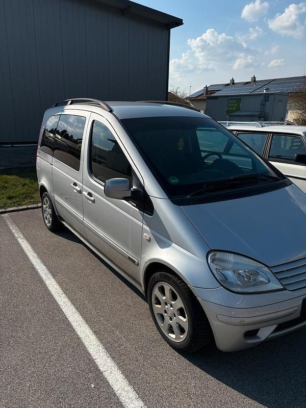 Gebraucht Mercedes Vaneo 102 PS (75 kW) 2005 Silber Van / Kleinbus