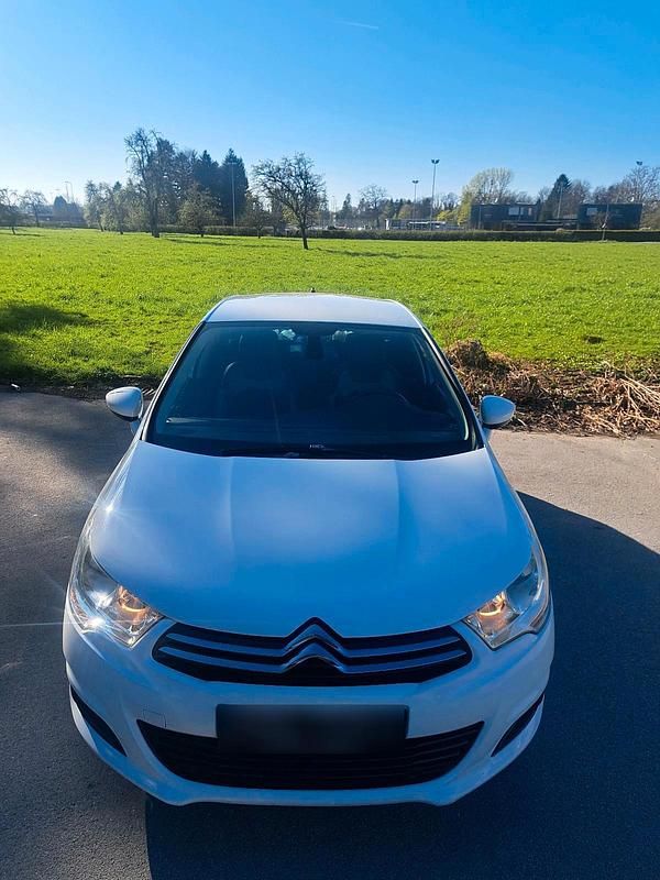 Gebraucht Citroën C4 95 PS (69 kW) 2012 Weiß Limousine