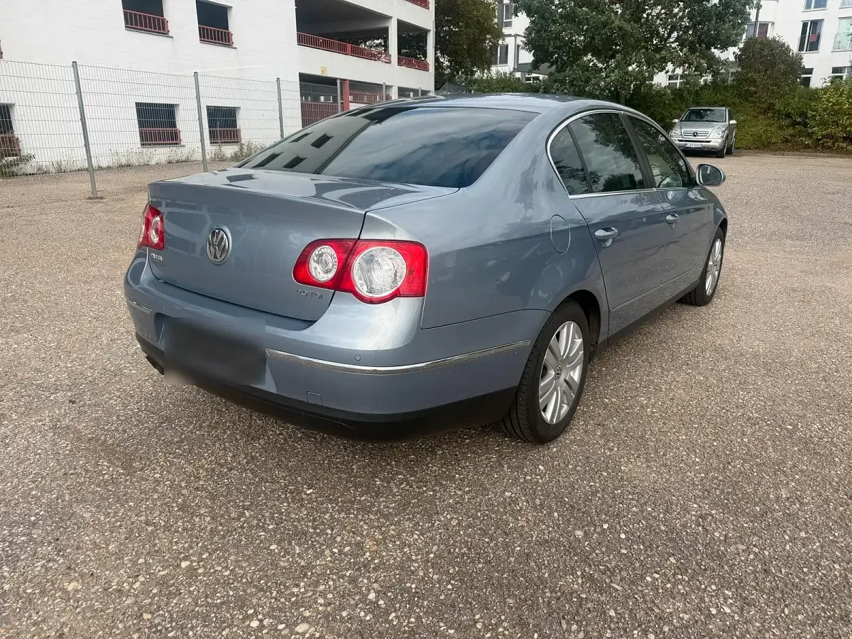 Gebraucht VW Passat 170 PS (125 kW) 2010 Blau Limousine