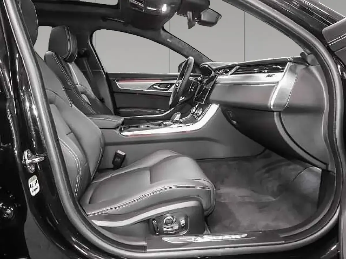 Gebraucht Jaguar XF R-Dynamic 206 PS (151 kW) 2024 Santorini black