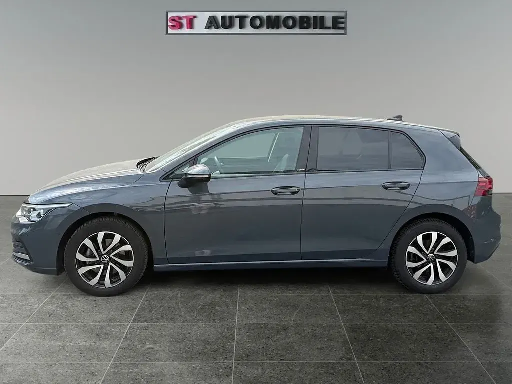 Brugt VW Golf VIII Active 150 HK (110 kW) 2022 Grå Sedan