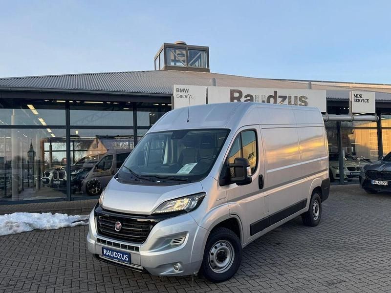 Gebraucht Fiat Ducato 140 PS (102 kW) 2021 Metallic aluminium grey Van