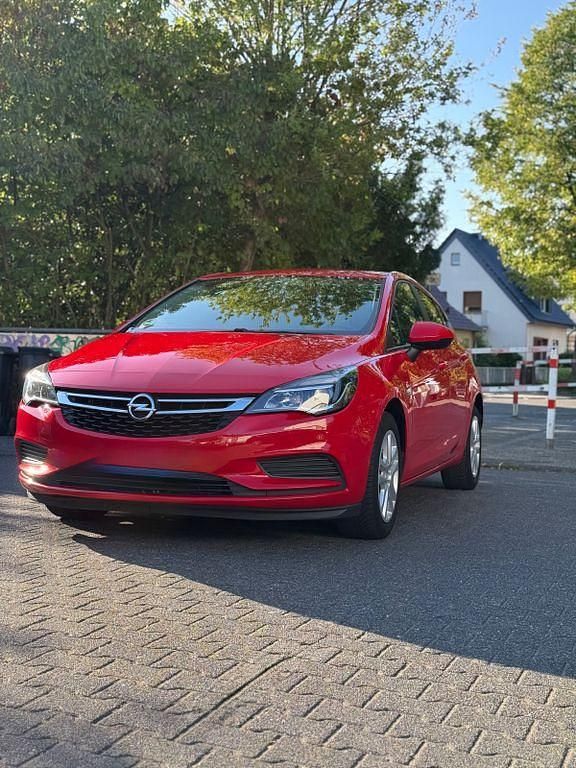 Rot Gebraucht 2016 Opel Astra Limousine | 8.500 € (Superpreis) - Bild 1/4
