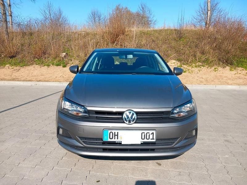 Gebraucht VW Polo Trendline 75 PS (55 kW) 2018 Silber Kleinwagen