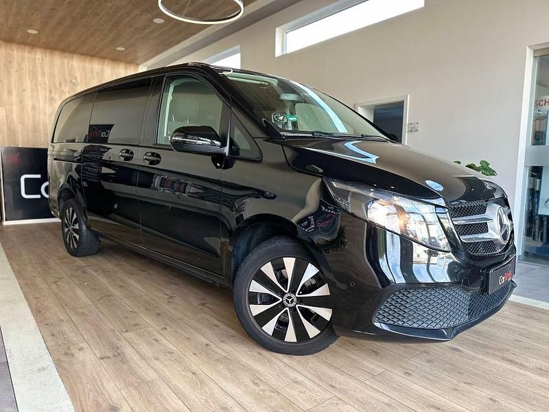 Obsidianschwarz metallic Gebraucht 2021 Mercedes V250 Van / Kleinbus | 38.999 € (Fairer Preis) - Bild 1/4