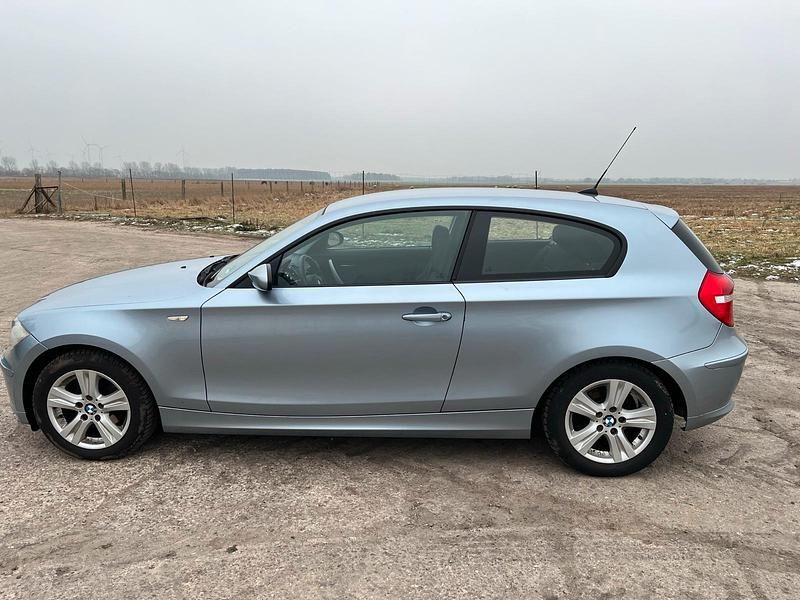 Gebraucht BMW 116 122 PS (89 kW) 2009 Silber Kleinwagen
