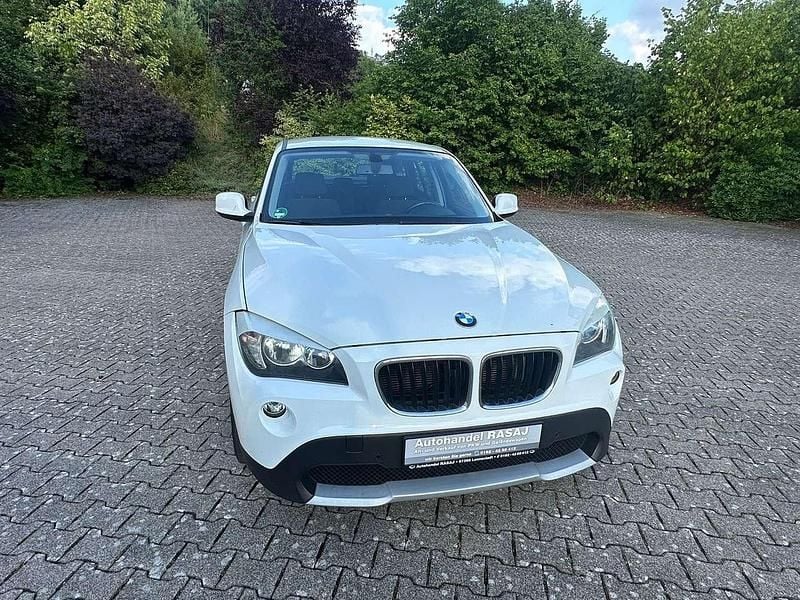 Weiß Gebraucht 2011 BMW X1 Performance SUV | 4.690 € (Superpreis) - Bild 1/4