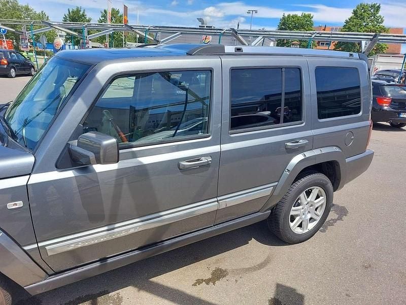 Gebraucht Jeep Commander Overland 218 PS (160 kW) 2009 Grau SUV