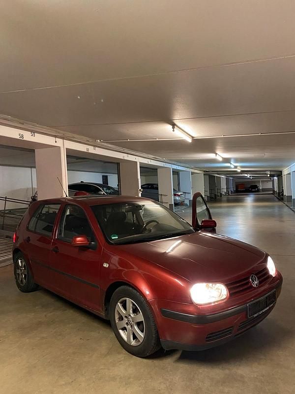 Rot Gebraucht 2004 VW Golf IV Kleinwagen | 500 € (Superpreis) - Bild 1/4