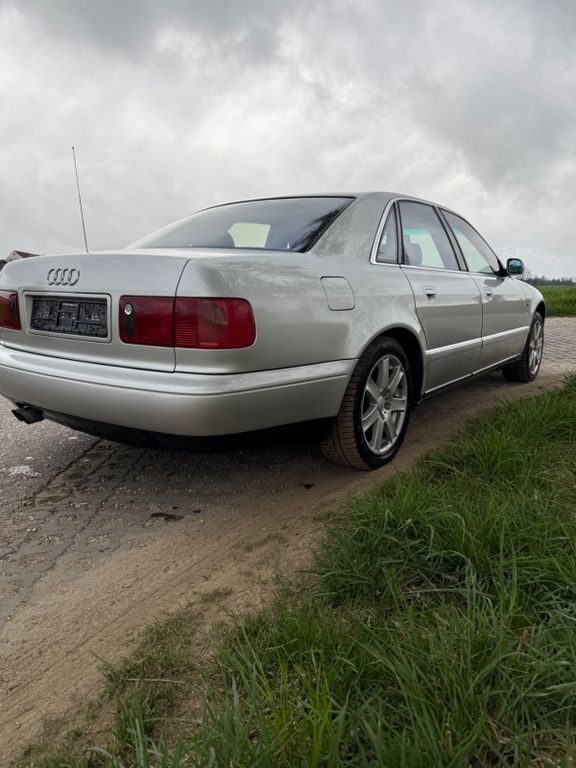 Gebraucht Audi A8 300 PS (220 kW) 1994 Silber Limousine