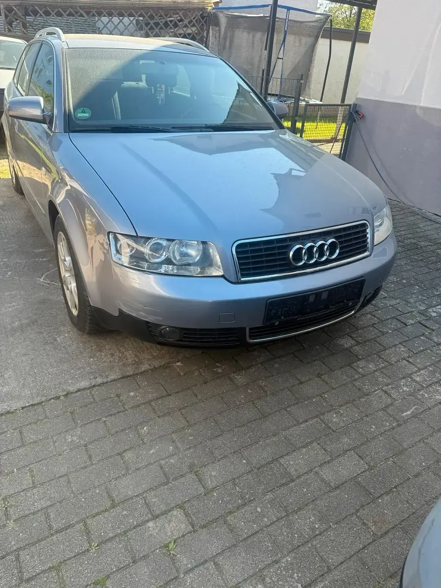 Second-hand Audi A4 131 CP (96 kW) 2004 Albastru Break