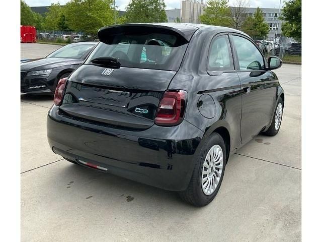 Gebraucht Fiat 500e Action 69 kW (95 PS) 2023 Schwarz Kleinwagen