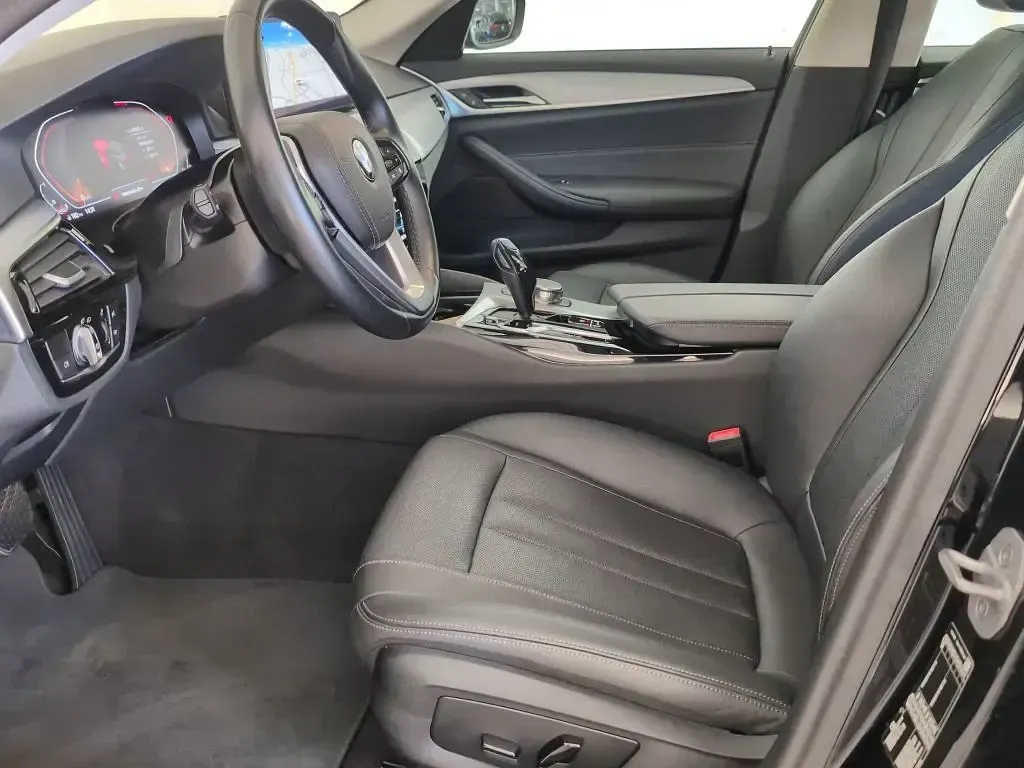 Gebraucht BMW 520 184 PS (135 kW) 2023 Schwarz Limousine