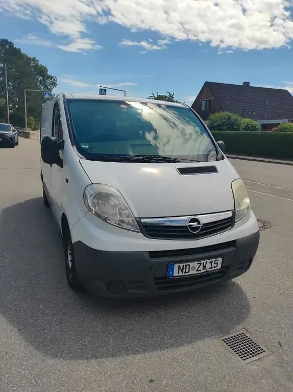 Gebraucht Opel Vivaro 114 PS (83 kW) 2007 Weiß Van / Kleinbus