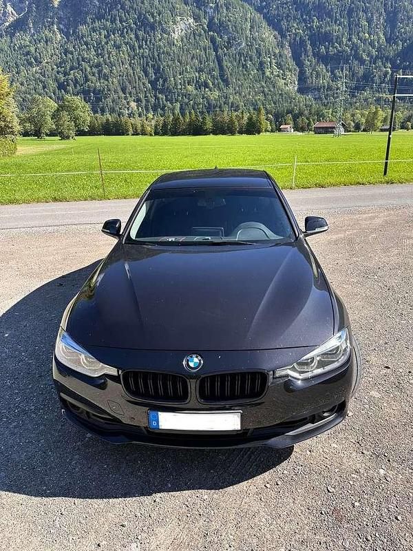 Schwarz Gebraucht 2015 BMW 320 Advantage Limousine | 17.900 € (Fairer Preis) - Bild 1/4