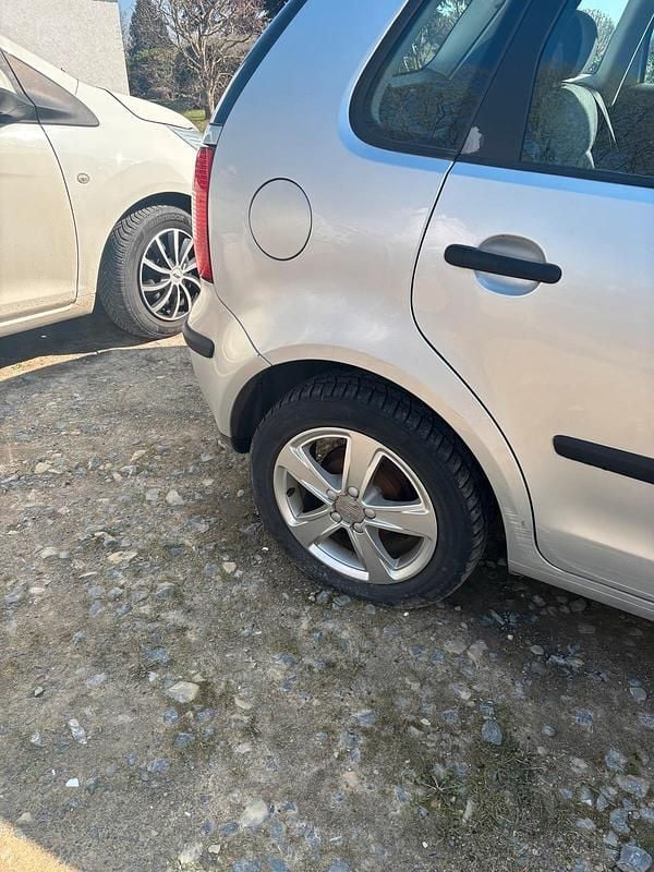 Gebraucht VW Polo 63 PS (46 kW) 2003 Silber Kleinwagen