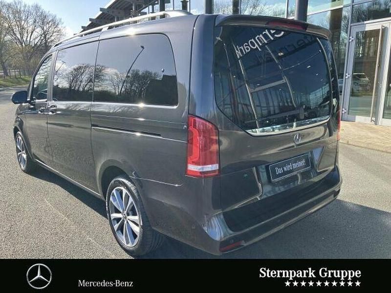 Gebraucht Mercedes V300 237 PS (174 kW) 2023 Grau Van / Kleinbus