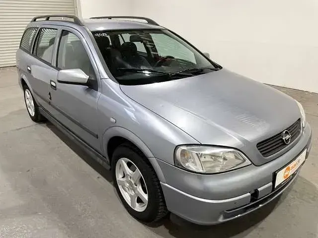 Gebraucht Opel Astra 90 PS (66 kW) 2009 Lichtsilber Kombi