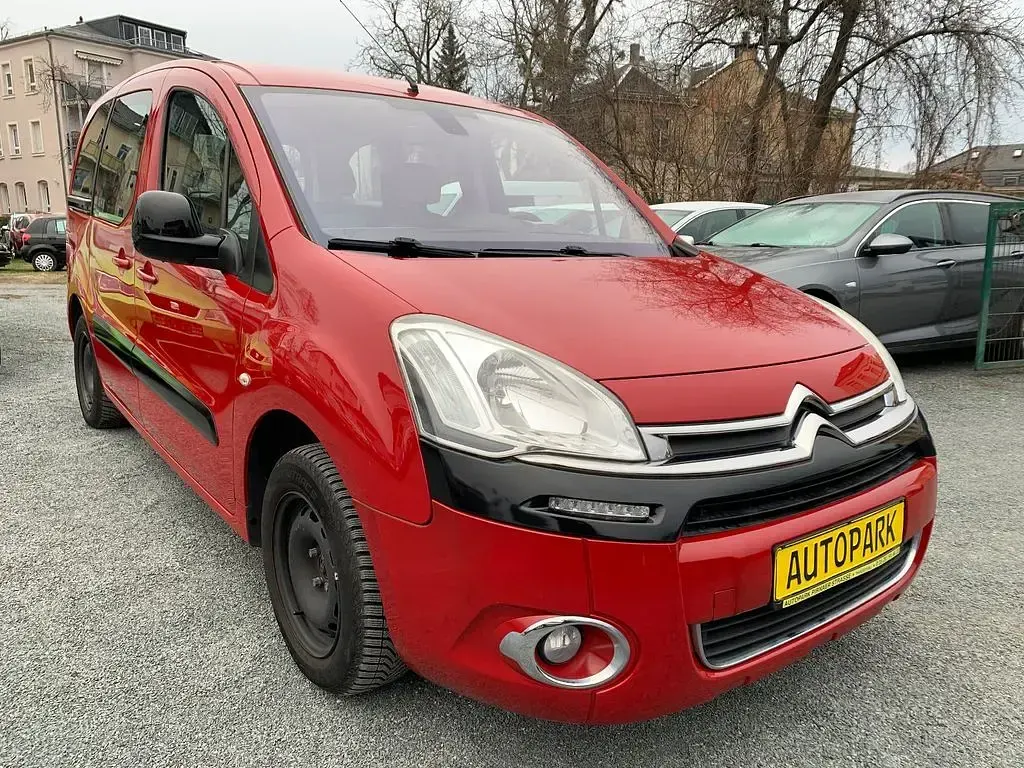 Gebraucht Citroën Berlingo 120 PS (88 kW) 2012 Rot Van / Kleinbus