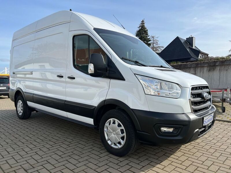 Gebraucht Ford Transit Trend 131 PS (96 kW) 2022 Weiß Limousine