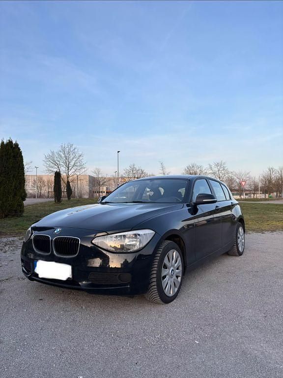 Gebraucht BMW 114 102 PS (75 kW) 2014 Schwarz Kleinwagen