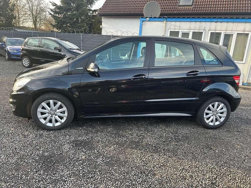 Gebraucht Mercedes B160 95 PS (69 kW) 2010 Kosmosschwarz  metalliclack Van / Kleinbus