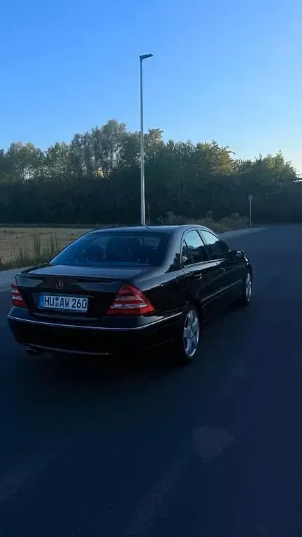 Gebraucht Mercedes C200 Avantgarde 163 PS (119 kW) 2004 Schwarz Limousine