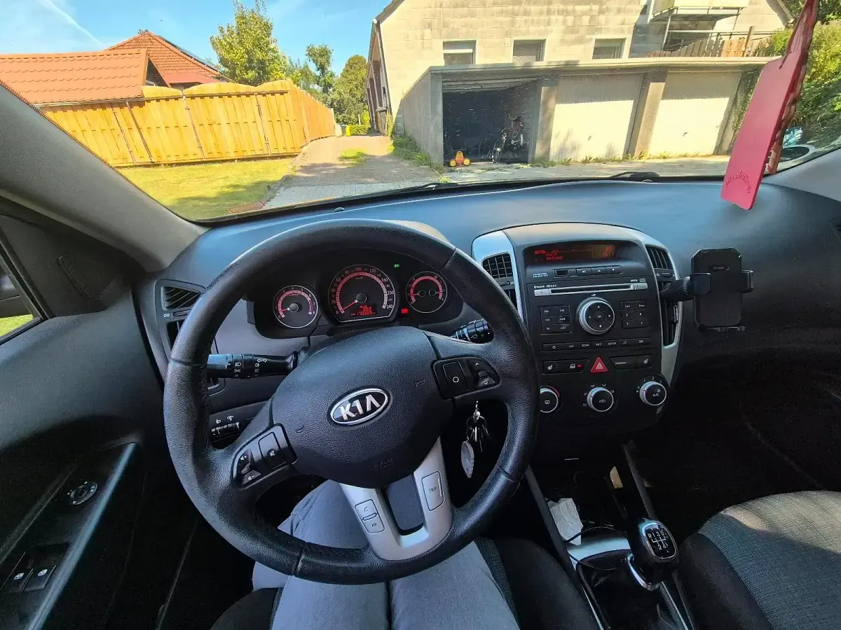 Gebraucht Kia Ceed Sportswagon 90 PS (66 kW) 2011 Grau Kombi