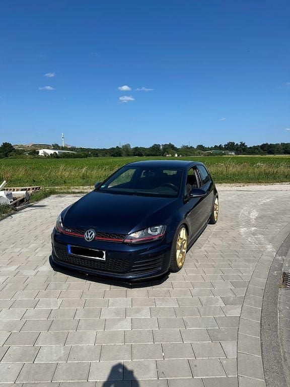 Blau Gebraucht 2015 VW Golf VII GTI Limousine | 12.500 € (Superpreis) - Bild 1/4