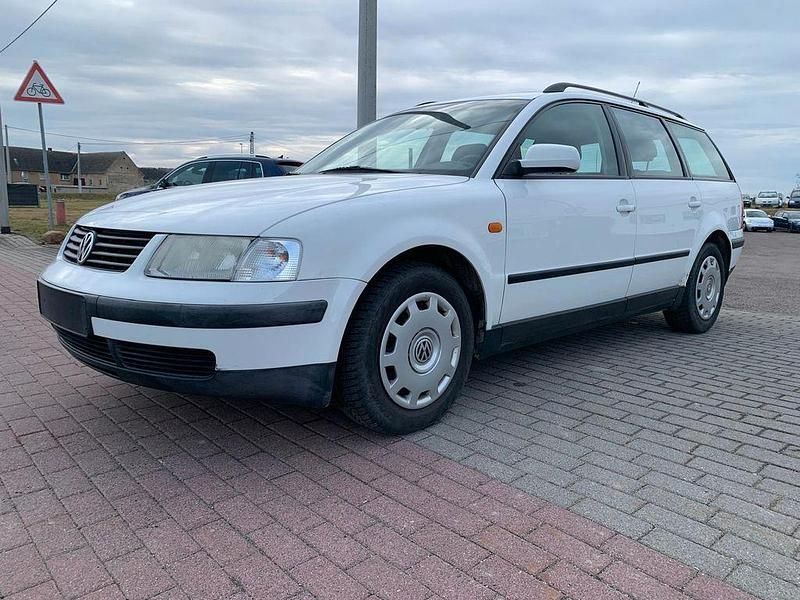 Weiß Gebraucht 1997 VW Passat Kombi | 690 € (Superpreis) - Bild 1/4