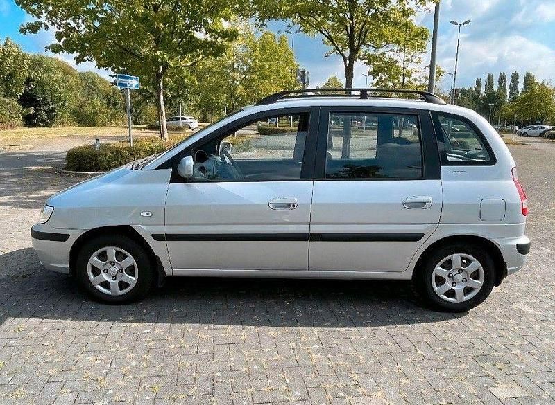 Silber Gebraucht 2007 Hyundai Matrix GLS Van / Kleinbus | 2.222 € (Fairer Preis) - Bild 1/4