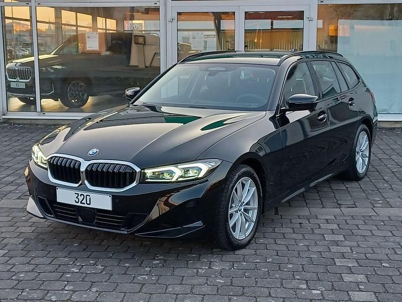 Gebraucht BMW 320 190 PS (139 kW) 2025 Schwarz ii/bonnet fluid black Kombi