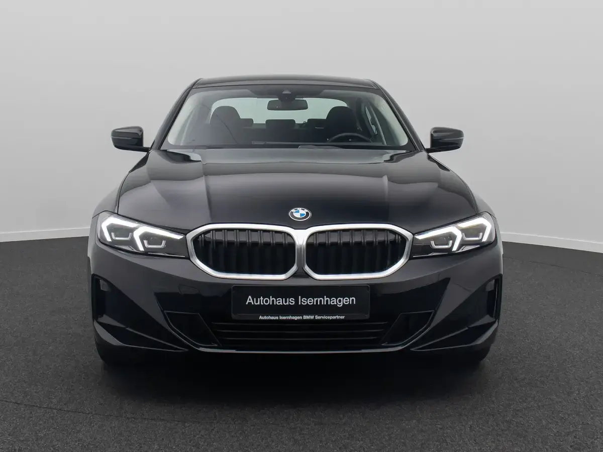 Gebraucht BMW 318 Sport Line 156 PS (114 kW) 2024 Schwarz ii668 Limousine