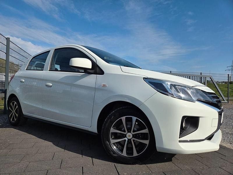 Gebraucht Mitsubishi Space Star Basis 71 PS (52 kW) 2020 Weiß Kleinwagen