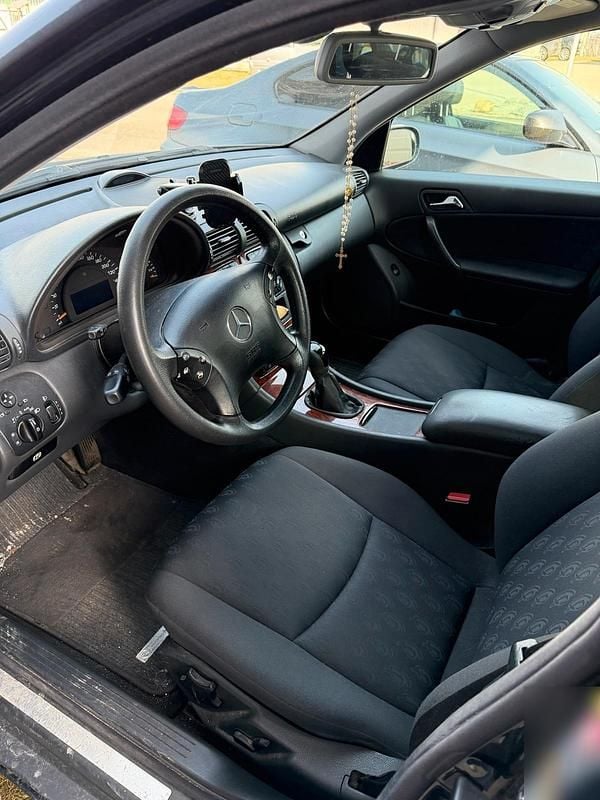 Gebraucht Mercedes C180 150 PS (110 kW) 2003 Blau Kombi