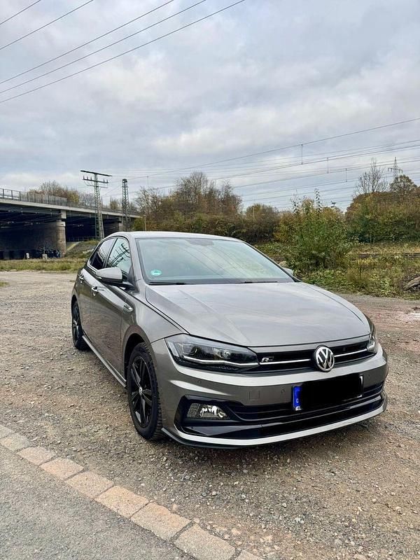 Grau Gebraucht 2019 VW Polo R-line Kleinwagen | 18.490 € (Etwas zu teuer) - Bild 1/4