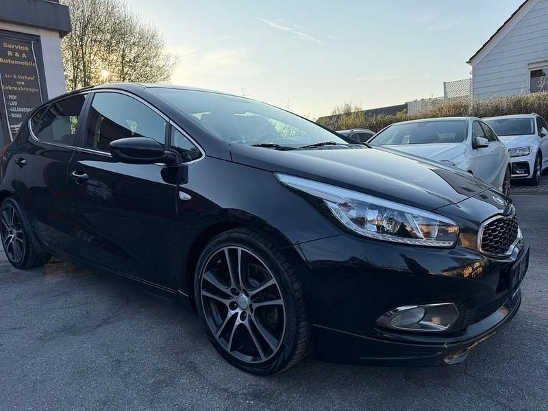 Gebraucht Kia Ceed Platinum 135 PS (99 kW) 2015 Schwarz Kleinwagen