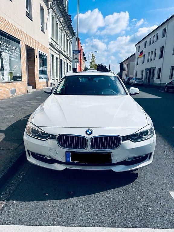 Schwarz Gebraucht 2013 BMW 320 Efficient Dynamics Kombi | 9.800 € (Guter Preis) - Bild 1/4
