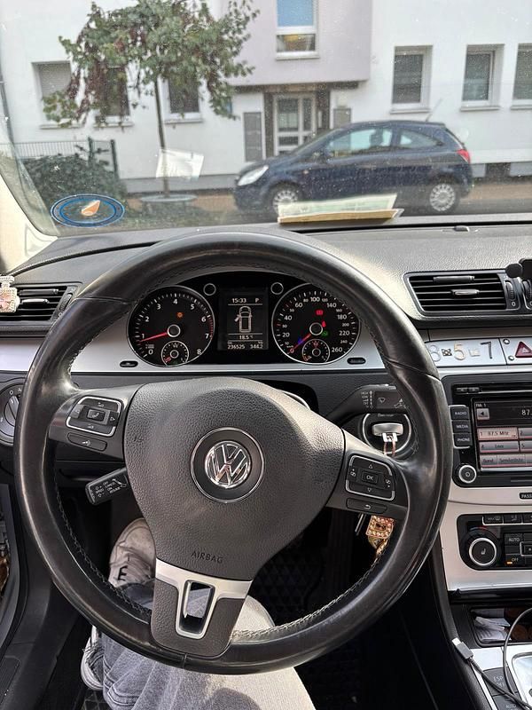 Second-hand VW Passat 150 CP (110 kW) 2010 Argintiu Break