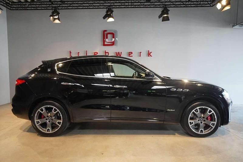 Gebraucht Maserati Levante 275 PS (202 kW) 2019 Schwarz SUV