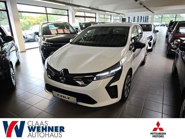 Antarktisweiss (s) Gebraucht 2024 Mitsubishi L Basis Limousine | 14.990 € (Fairer Preis) - Bild 1/4