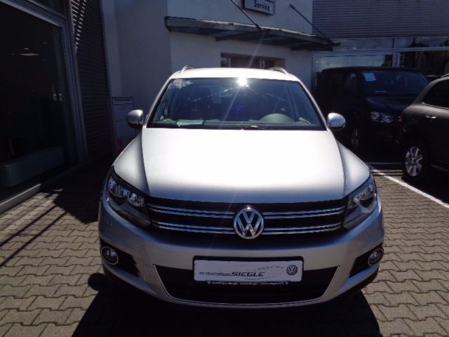 Gebraucht VW Tiguan Sport 140 PS (102 kW) 2012 Silber metallic SUV