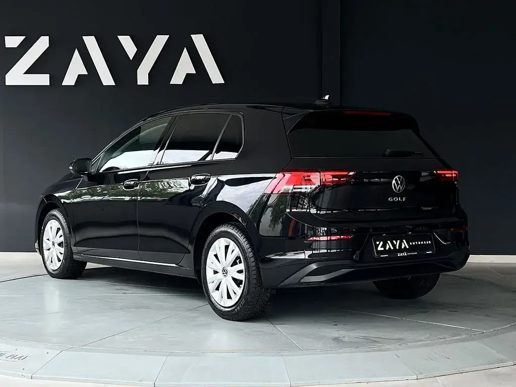 Second-hand VW Golf VIII United 110 CP (80 kW) 2021 Negru Berlinǎ