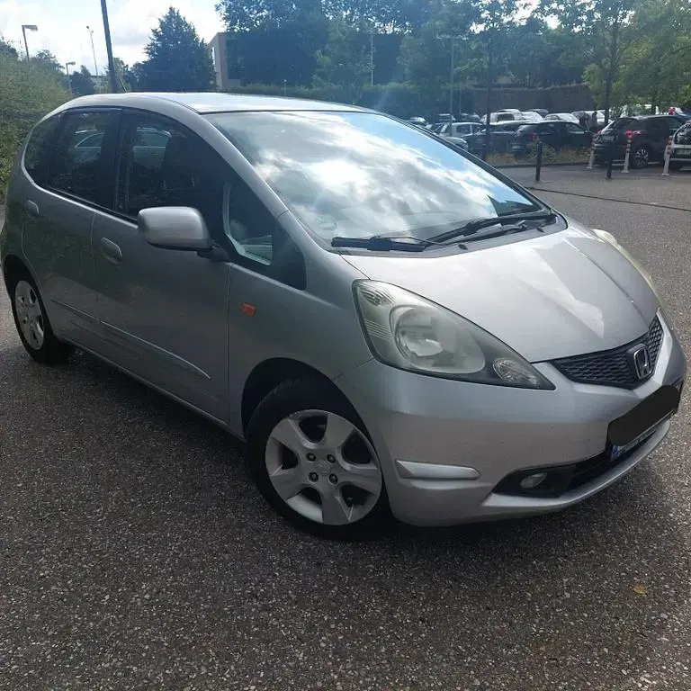 Gebraucht Honda Jazz Trend 90 PS (66 kW) 2010 Silber Kleinwagen