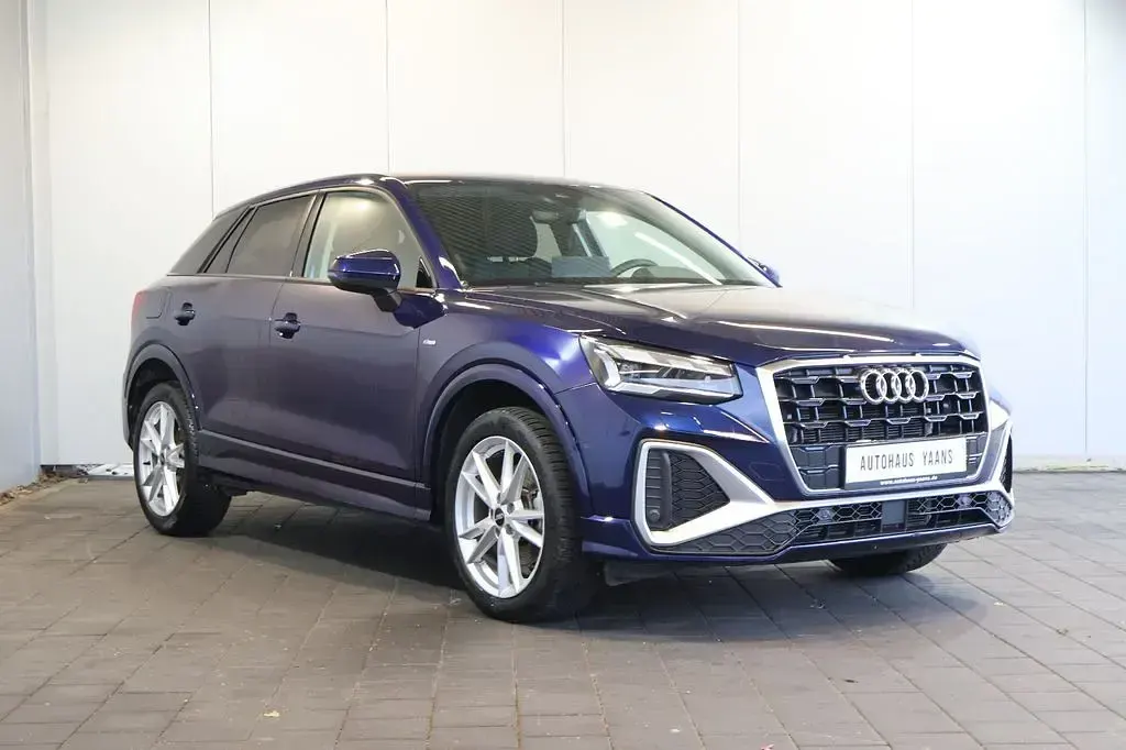 Gebraucht Audi Q2 S-Line 150 PS (110 kW) 2024 Blau SUV